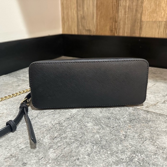 Michael Kors Jet Set Travel Medium Dome
Crossbody Bag - Picture 3 of 6